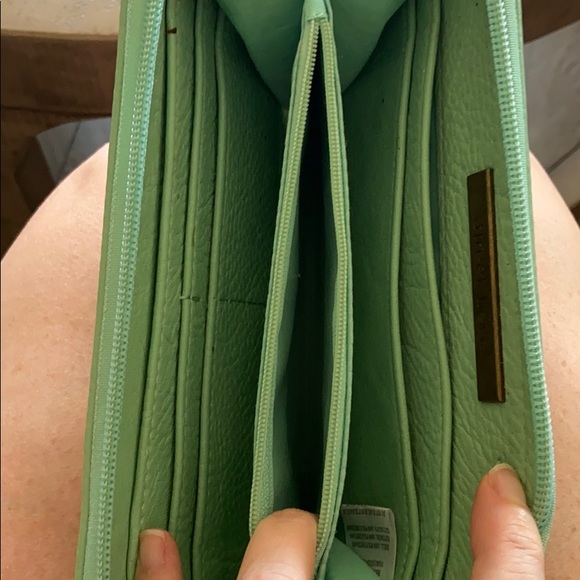 Wallets - Picture 4 of 11